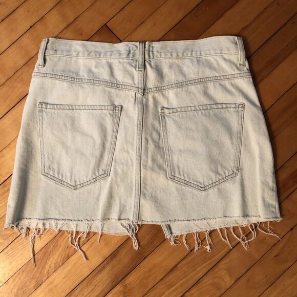 FOREVER 21 JEAN SKIRT SIZE 29 MINI BUTTON FLY CUT OFF LIGHT WASH DENIM POCKETS - Picture 4 of 6